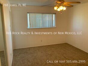 768 Jewel Pl NE in Albuquerque, NM - Building Photo - Building Photo