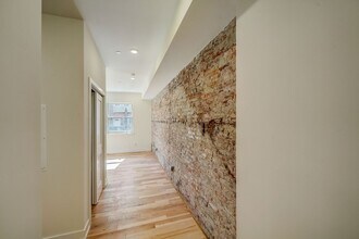 620 S 8th St-Unit -8 in Philadelphia, PA - Building Photo - Building Photo