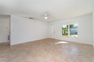 145 Glenholm Ave in Punta Gorda, FL - Foto de edificio - Building Photo