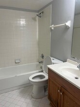 3461 NW 44th St, Unit 101 in Lauderdale Lakes, FL - Building Photo - Building Photo