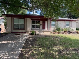 8547 Stillwater Dr in Dallas, TX - Building Photo
