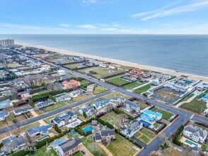 21 Breakwater Ln in Long Branch, NJ - Building Photo - Building Photo