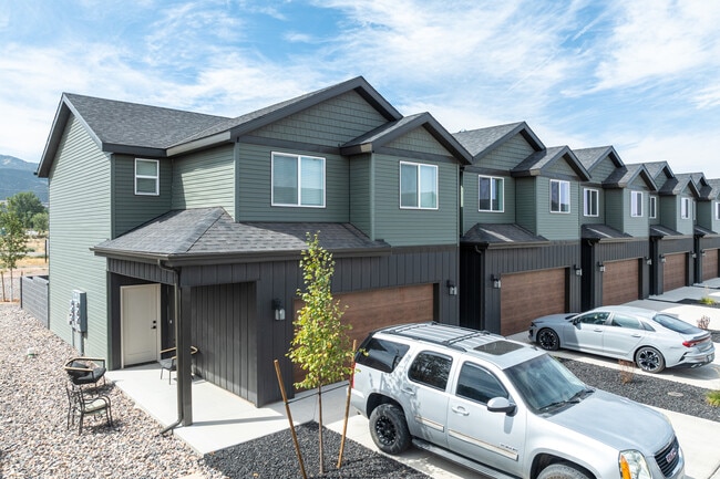 Falcon Ridge in Parowan, UT - Foto de edificio - Building Photo