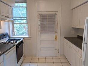 833 Reba Pl, Unit 30-1N in Evanston, IL - Building Photo - Building Photo