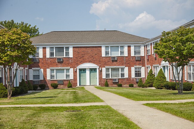 Ridgefield Apartments in Poughkeepsie, NY - Foto de edificio - Building Photo