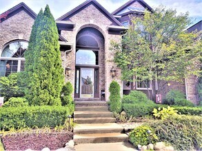 6768 Merrick Dr in Troy, MI - Building Photo - Building Photo