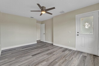Royal Villas Townhomes in Titusville, FL - Building Photo - Building Photo