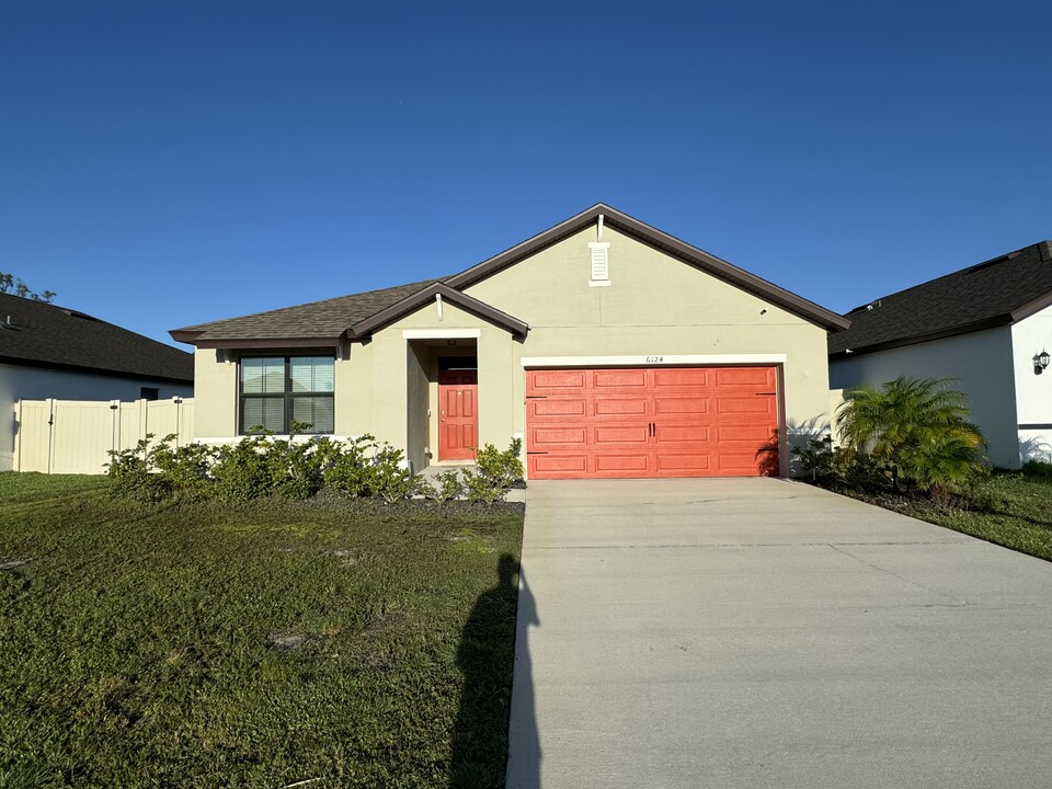 6124 Orsino Ln in Cocoa, FL - Building Photo