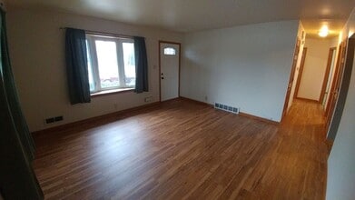 4052 S 76th St in Milwaukee, WI - Building Photo - Building Photo