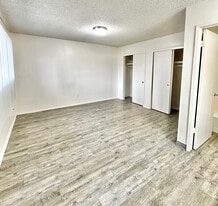 Casa Del Rey in Tulare, CA - Building Photo