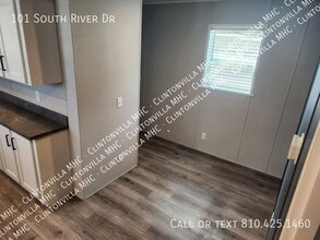 101 S River Dr in Village of Clarkston, MI - Building Photo - Building Photo