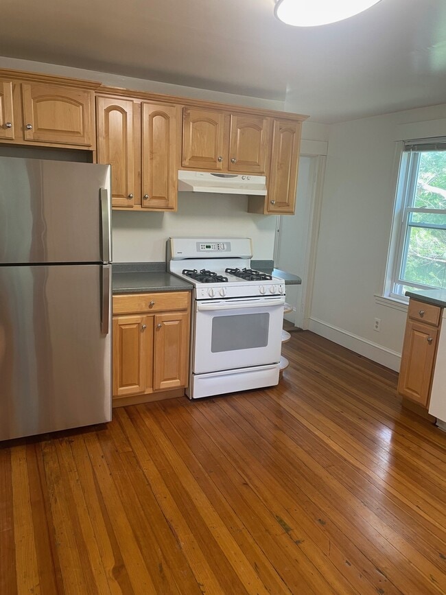 46 Waverley Ave, Unit Waverley Ave