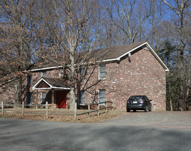 Willowglen Apartments in King George, VA - Building Photo - Building Photo