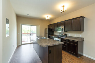 444 Welch in Ames, IA - Building Photo - Building Photo
