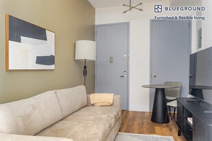 161 W 54th St in New York, NY - Building Photo