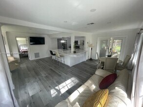 2338 SW 17th Ave in Fort Lauderdale, FL - Building Photo - Building Photo