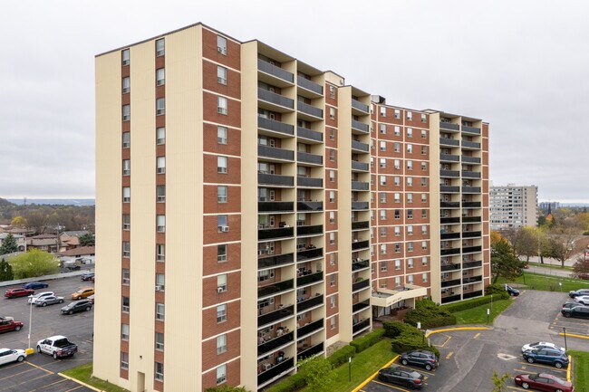 Kings Forest Manor in Hamilton, ON - Building Photo - Primary Photo