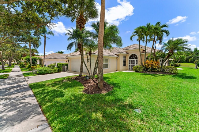 8533 SE Palm Hammock Ln in Hobe Sound, FL - Building Photo - Building Photo