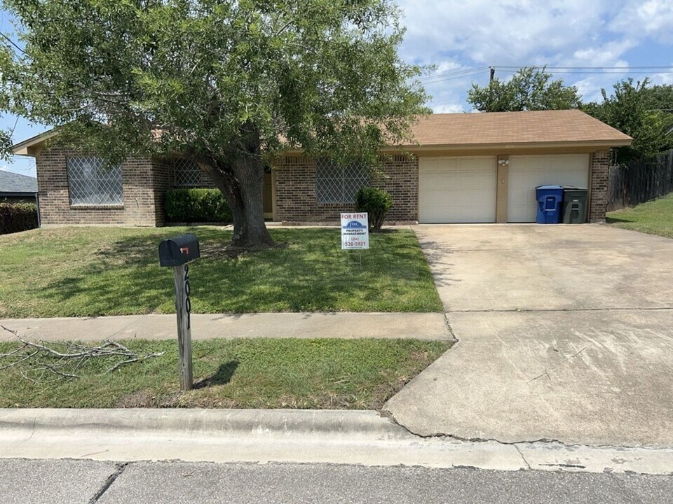 2001 Boland St in Copperas Cove, TX - Foto de edificio