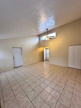 671 Western Hills Dr NE in Rio Rancho, NM - Building Photo - Building Photo