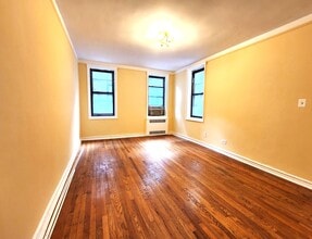 10 Avenue P, Unit 3L in Brooklyn, NY - Foto de edificio - Building Photo