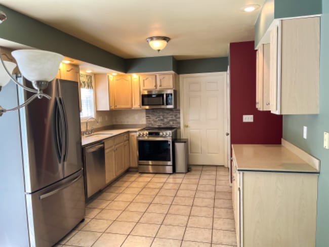 919 Old Logger Rd in Moscow, PA - Building Photo - Building Photo