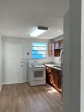 1006 W 25th St in Jacksonville, FL - Foto de edificio - Building Photo