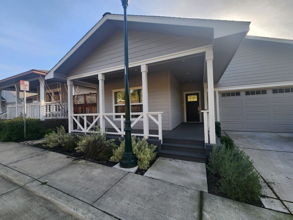 9 Nirvanah Pl in Santa Rosa, CA - Building Photo