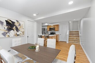 8824 Robin Dr in Des Plaines, IL - Building Photo - Building Photo