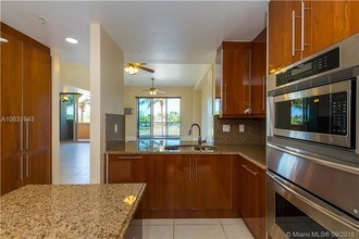3501 N Ocean Dr-Unit -V3 in Hollywood, FL - Building Photo - Building Photo