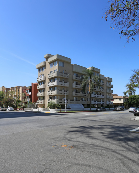 701 S Kingsley Dr in Los Angeles, CA - Foto de edificio