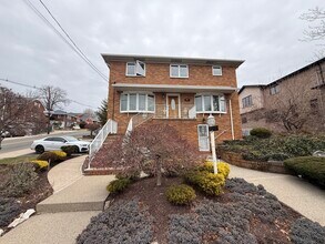 447 Central Blvd, Unit 2 in Fort Lee, NJ - Building Photo - Building Photo