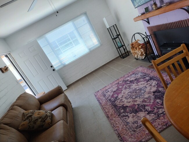 271 S Hay St in Lone Pine, CA - Building Photo - Building Photo