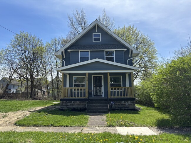 property at 639 Fairgreen Ave