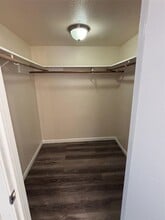 9606 Benthos Dr in Houston, TX - Building Photo - Building Photo