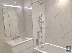 East 44th Street, Unit 22C in New York, NY - Building Photo