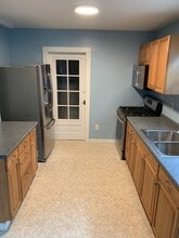 101 Meadow Ct in Barberton, OH - Building Photo - Building Photo