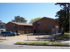 9614-9620 7th Bay St in Norfolk, VA - Building Photo