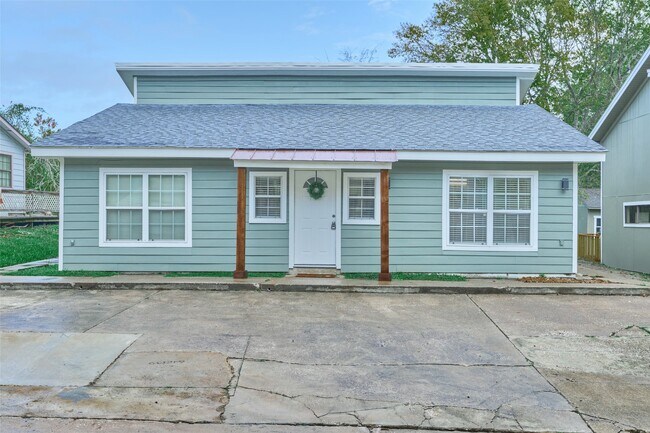 31 Harbour Row Dr in Coldspring, TX - Building Photo - Building Photo