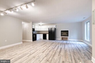 6 Andrew Pl in Baltimore, MD - Building Photo - Building Photo