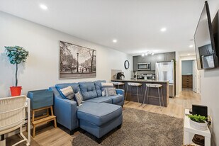 19500 37 St SE in Calgary, AB - Building Photo