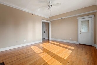 3706 N Sheffield Ave in Chicago, IL - Foto de edificio - Building Photo