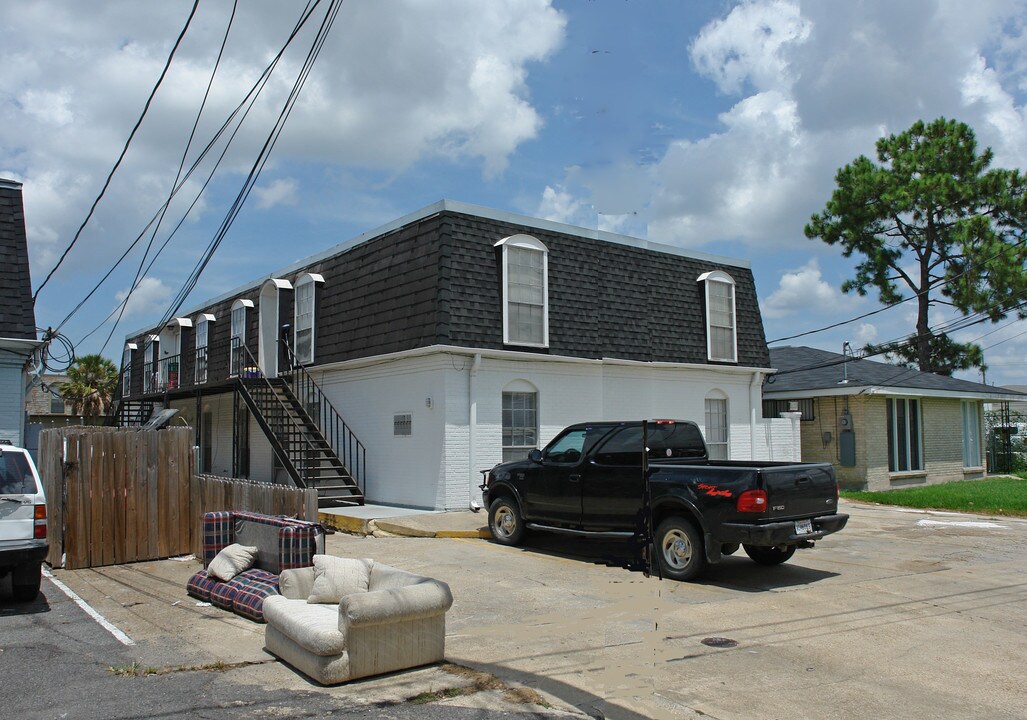 4025 Sanford St in Metairie, LA - Building Photo