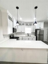 1635 Playa Dr, Unit 4 in Weslaco, TX - Building Photo - Building Photo