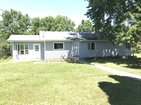 165 Kendall Ave, Unit 2 in Ithaca, NY - Building Photo