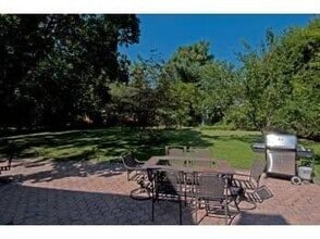 305 Maplewood Rd in Huntington Station, NY - Building Photo - Building Photo