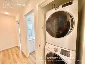 4725 8th Ave NE in Seattle, WA - Building Photo - Building Photo