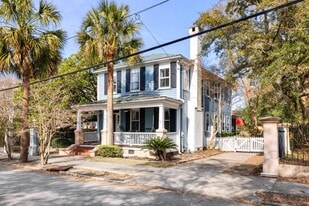 56 Gadsden St in Charleston, SC - Building Photo
