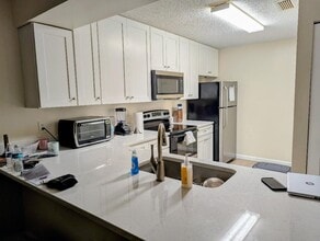 662 Kenwick Cir, Unit Casselberry Unit 102 in Casselberry, FL - Foto de edificio - Building Photo
