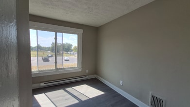 912 Riverview Terrace in Dayton, OH - Foto de edificio - Building Photo